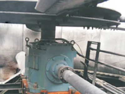 Right-angle helical gearboxes for cooling tower systems