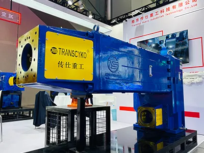 CORP Series Gearboxes for Parallel Counter-Rotating Twin-Screw Extruder